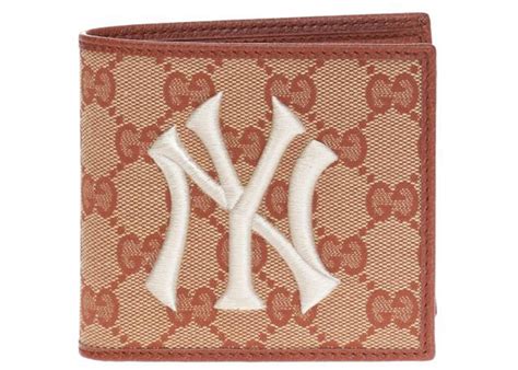 Gucci x MLB New York Yankees Patch GG Wallet .